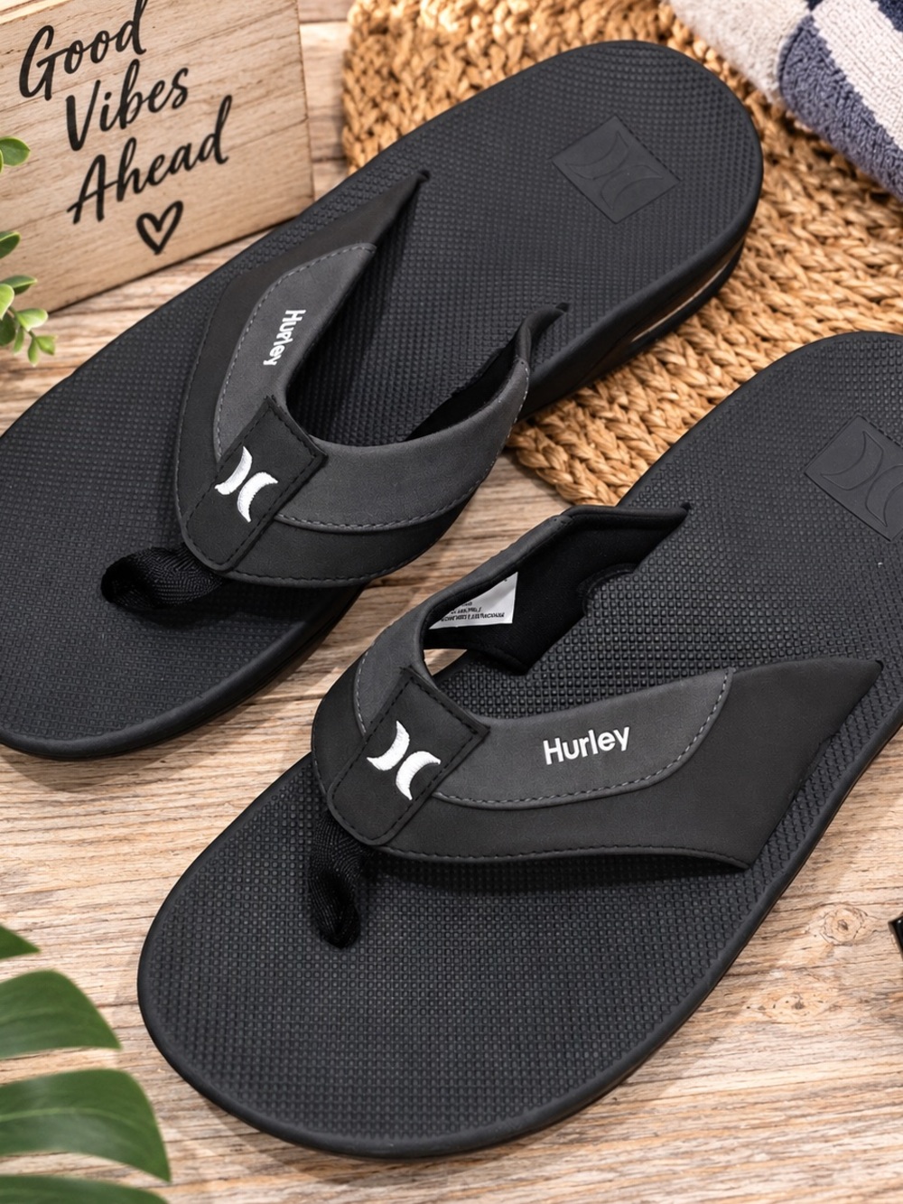 Hurley Men’s Black Flip Flops Comfort Beach Surf Sandals Casual Coastal